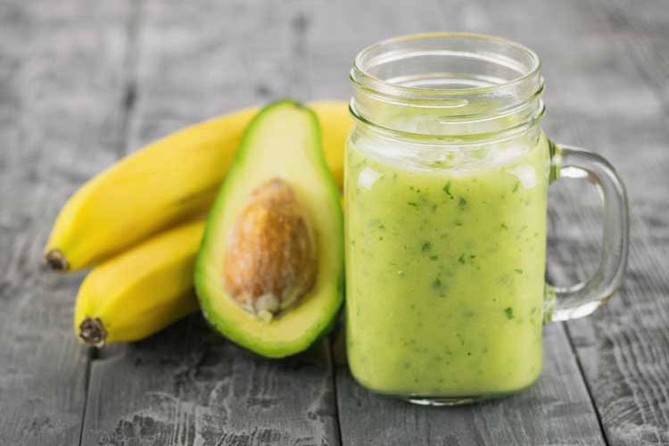 Avocado banaan smoothie maken