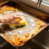 Bakplaat schoonmaken