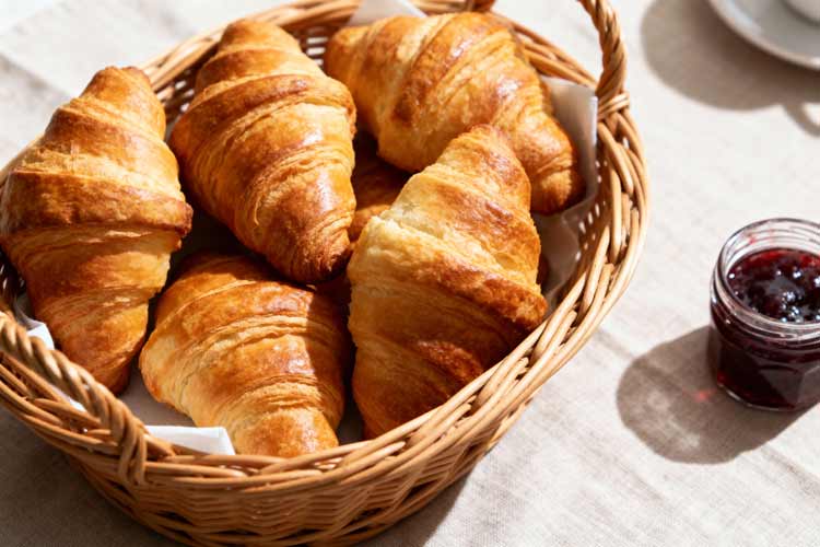 Croissants bakken